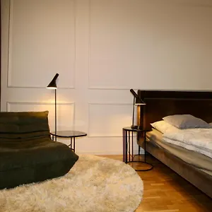 Zentrales Hochwertiges Gruenderzeit-apartment Thomasius Leipzig